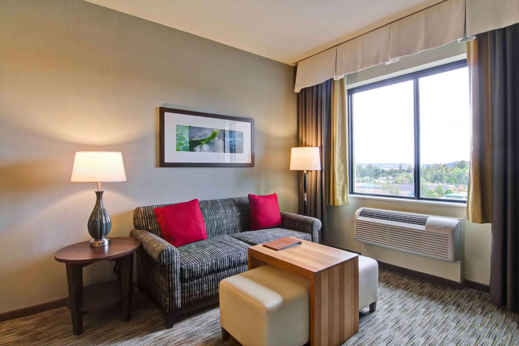 โฮมวู้ด สวีท บาย ฮิลตัน อิสซาควาห์ Hotel ภายนอก รูปภาพ