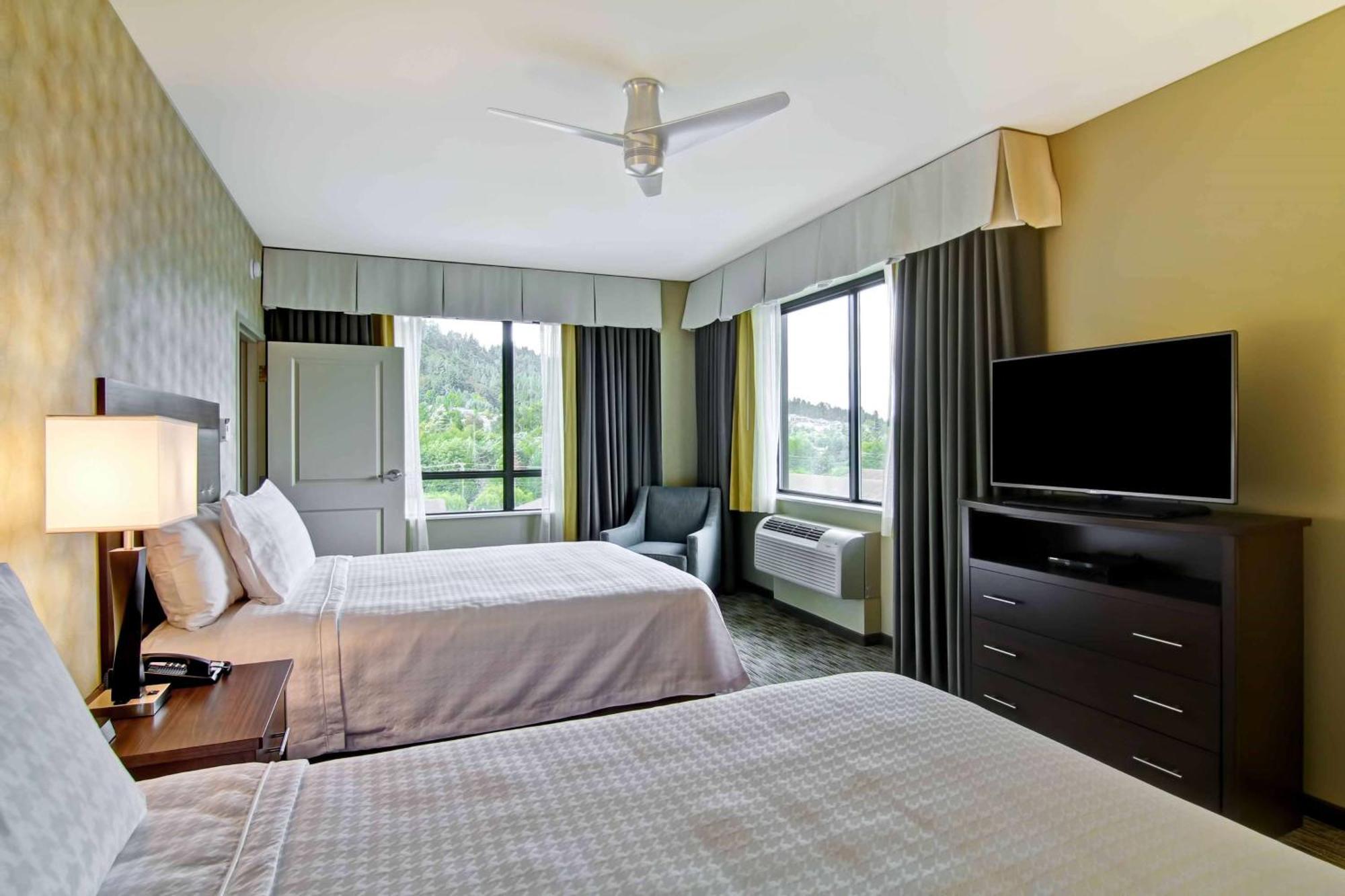 โฮมวู้ด สวีท บาย ฮิลตัน อิสซาควาห์ Hotel ภายนอก รูปภาพ