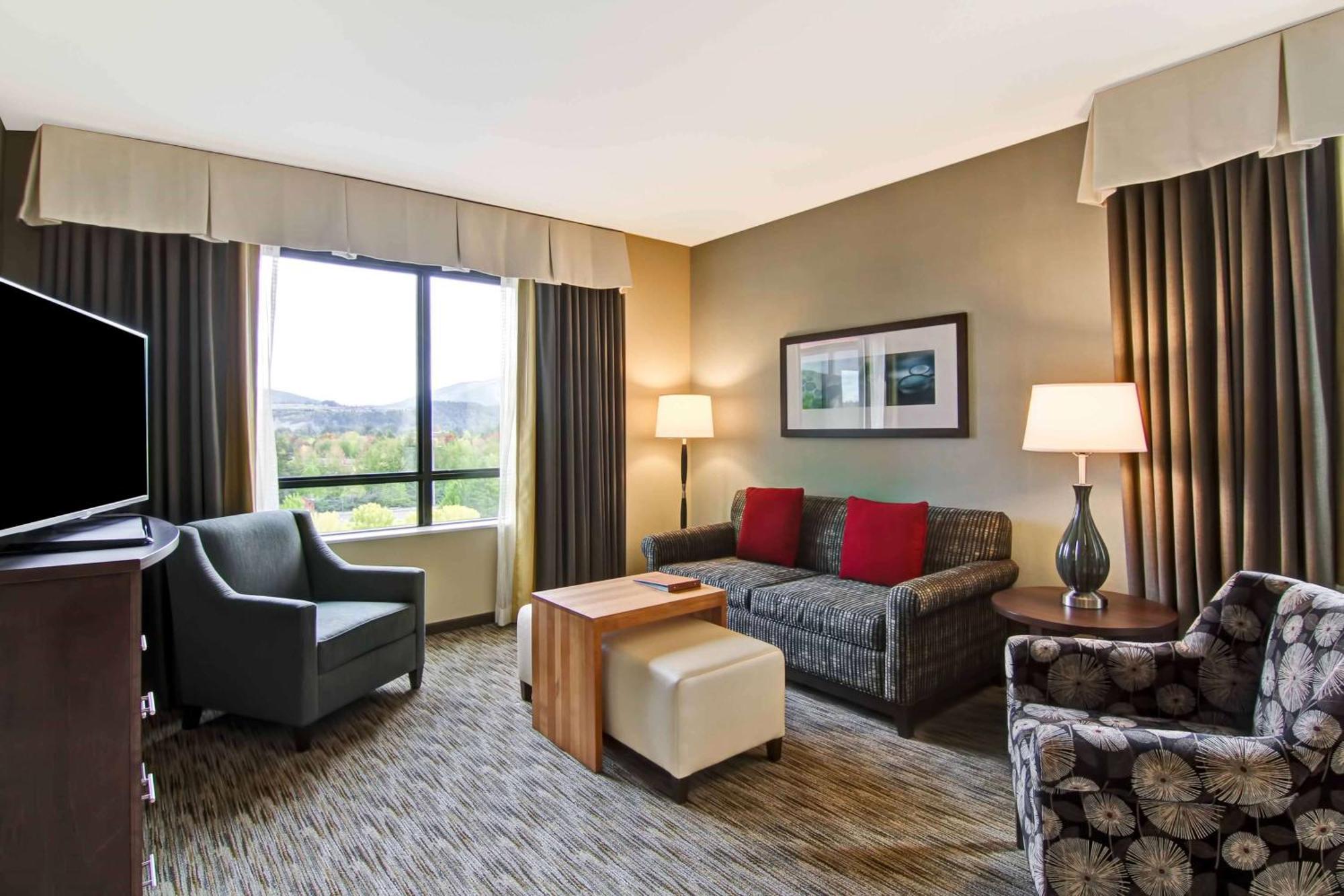 โฮมวู้ด สวีท บาย ฮิลตัน อิสซาควาห์ Hotel ภายนอก รูปภาพ